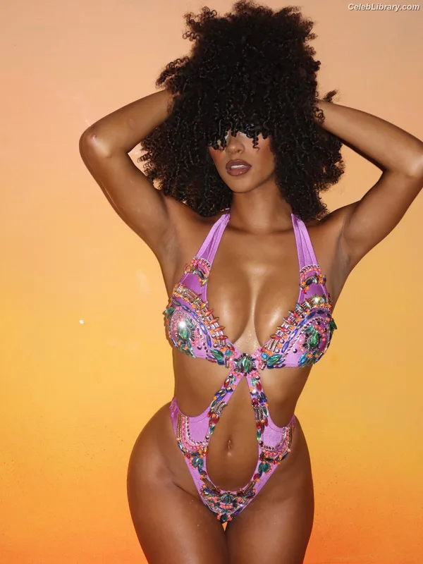 Briana Smith photo 17 of 749