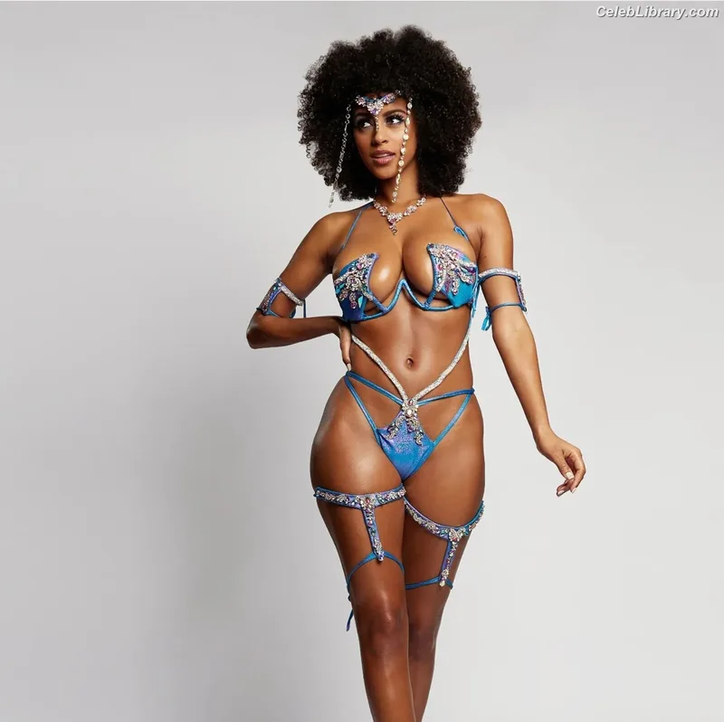 Briana Smith photo 8 of 749