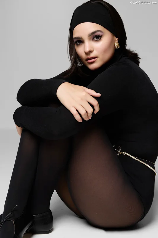Brianna Hildebrand photo 21 of 31