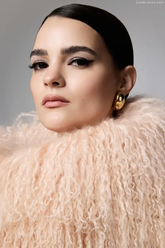 Brianna Hildebrand photo 23 of 31