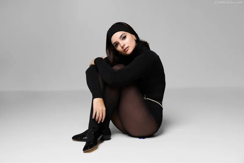 Brianna Hildebrand photo 24 of 31