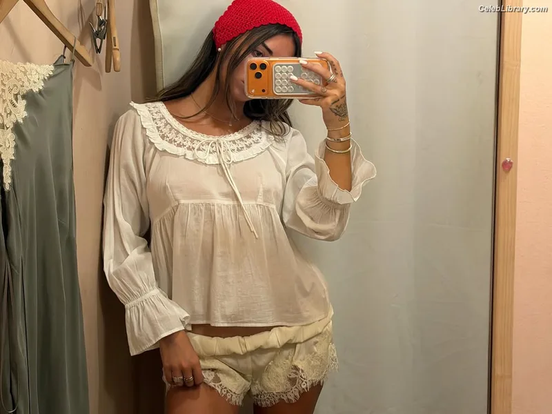 Brianna LaPaglia photo 9 of 309