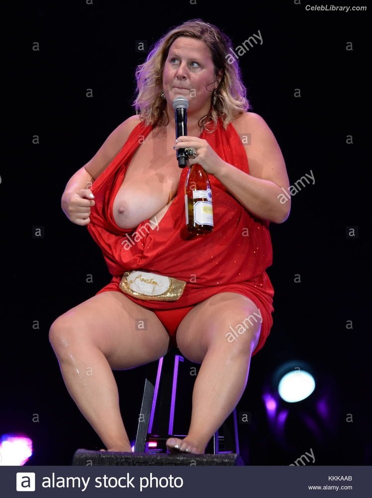 Bridget Everett photo 2 of 5