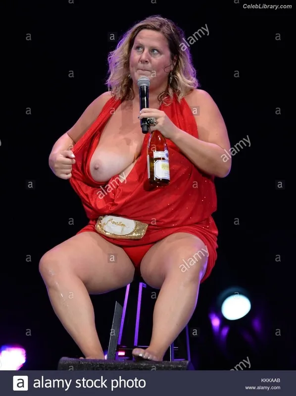 Bridget Everett photo 2 of 5