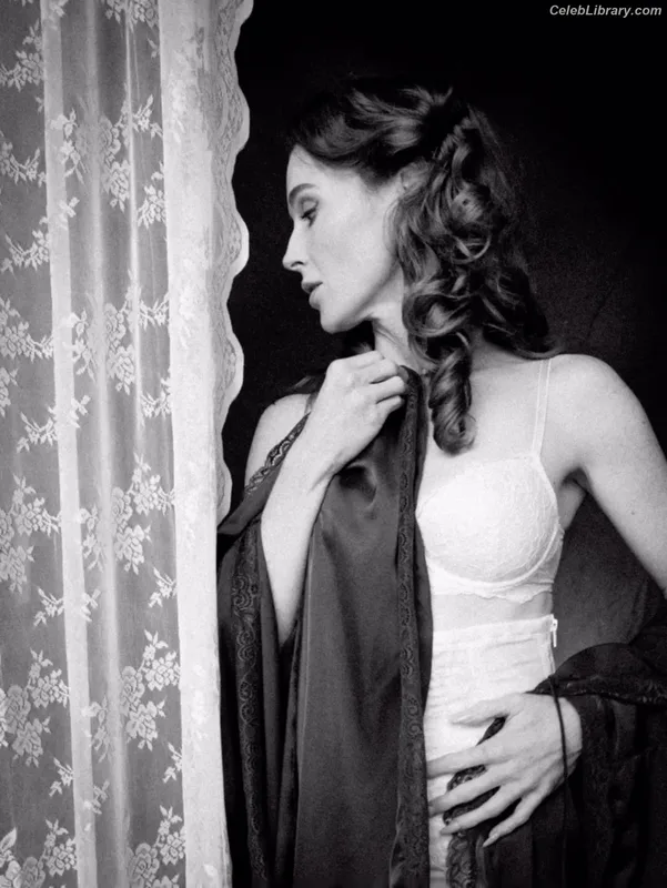 Bridget Regan photo 2 of 206