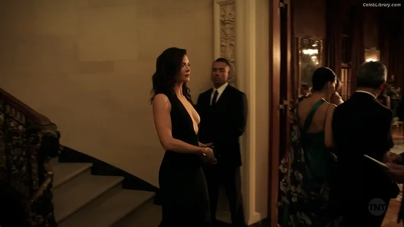 Bridget Regan photo 1 of 206