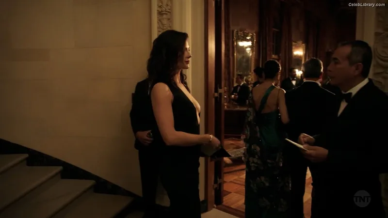Bridget Regan photo 2 of 206