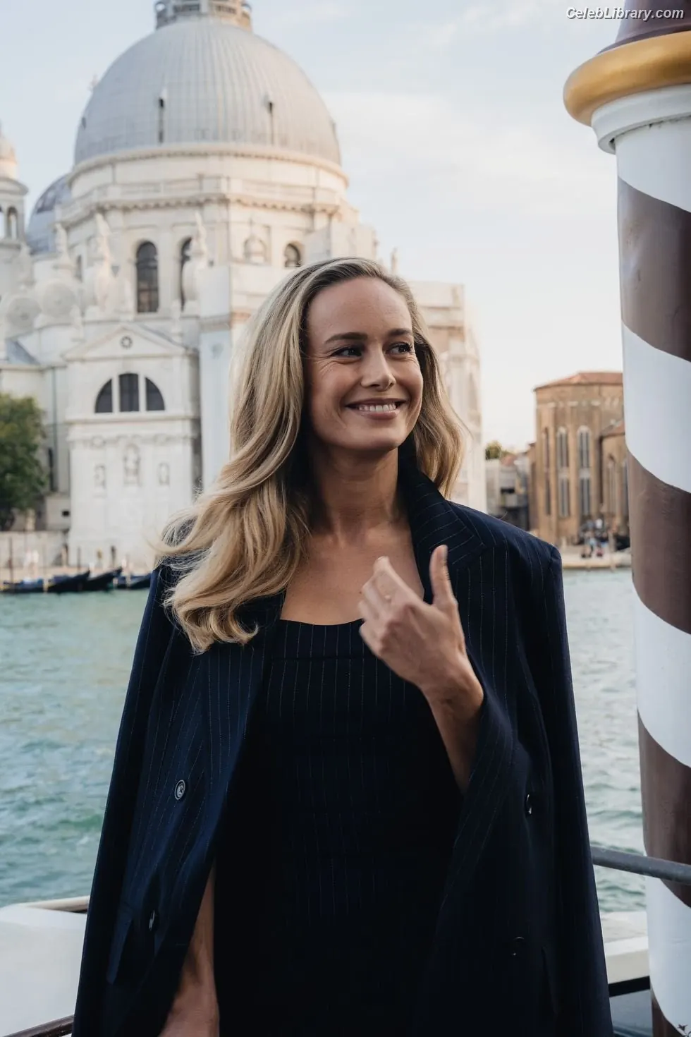 Brie Larson photo 11 of 1099