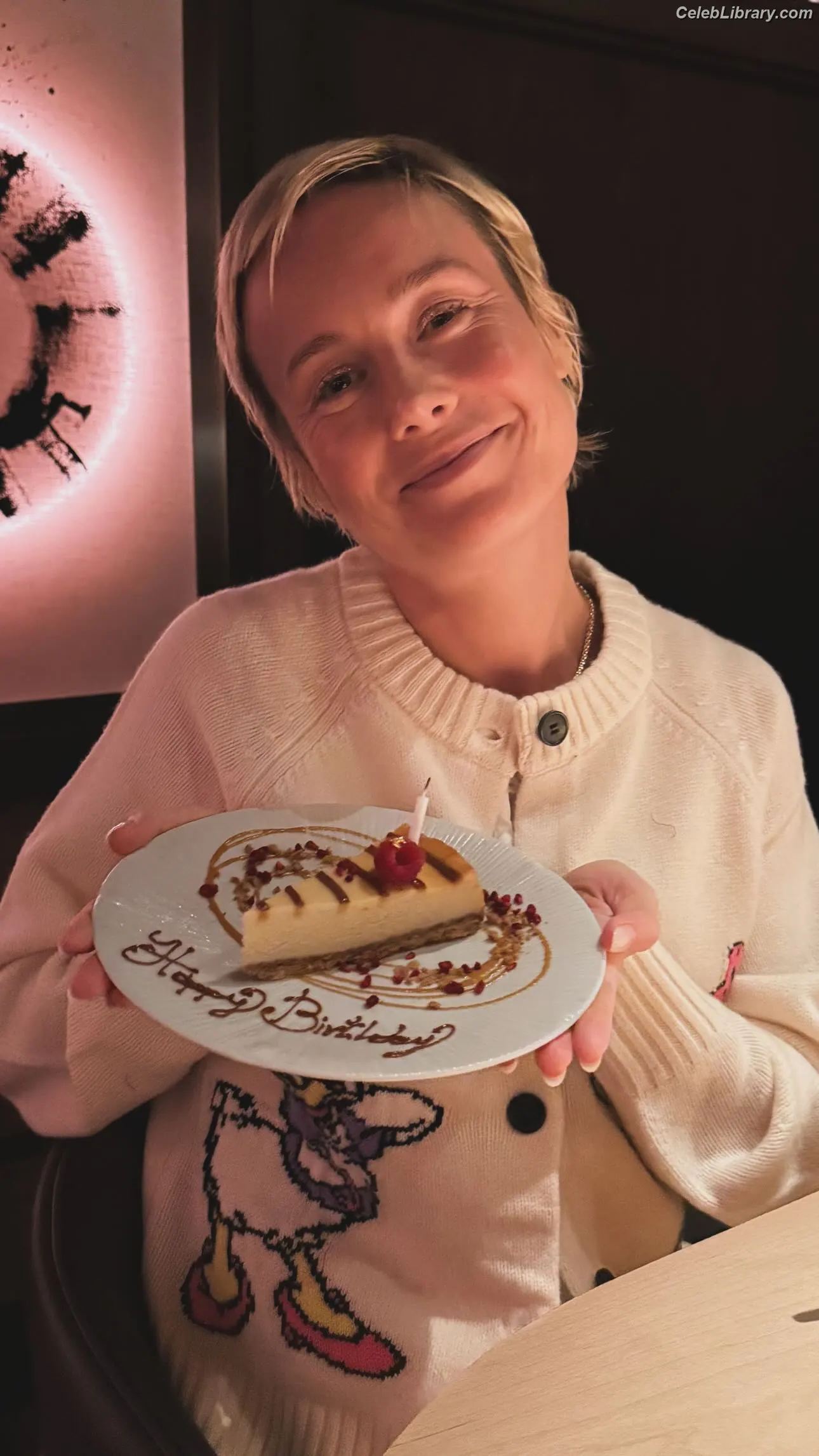 Brie Larson photo 7 of 1099