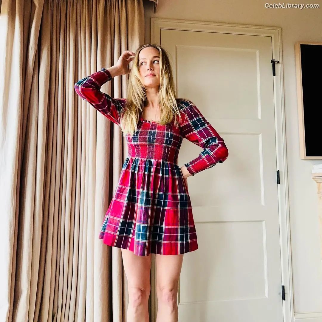 Brie Larson photo 21 of 1099