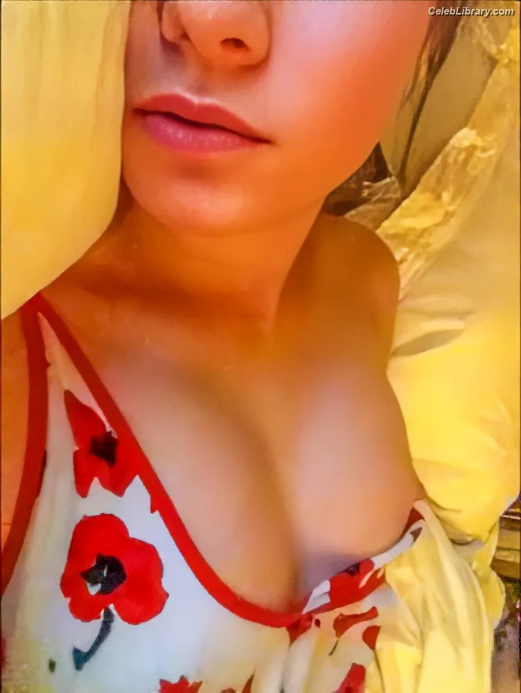 Brie Larson photo 1 of 1099