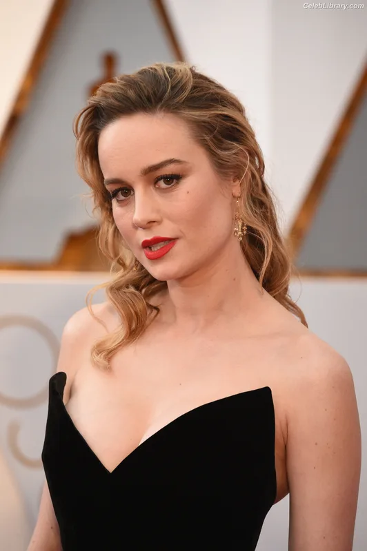 Brie Larson photo 12 of 1086