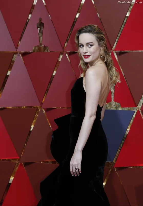 Brie Larson photo 13 of 1086
