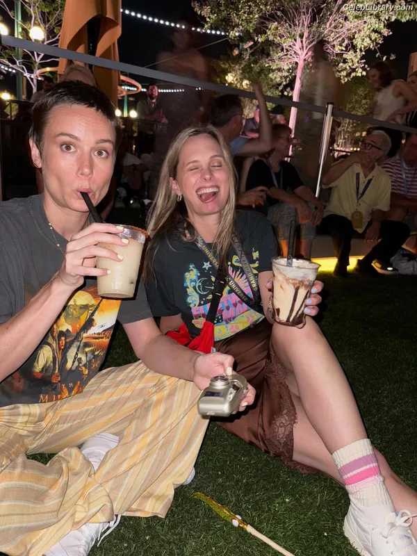 Brie Larson photo 13 of 1086