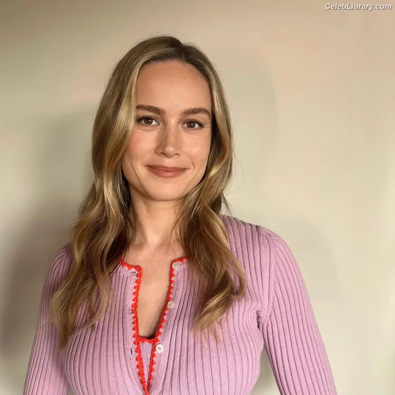 Brie Larson photo 7 of 1086