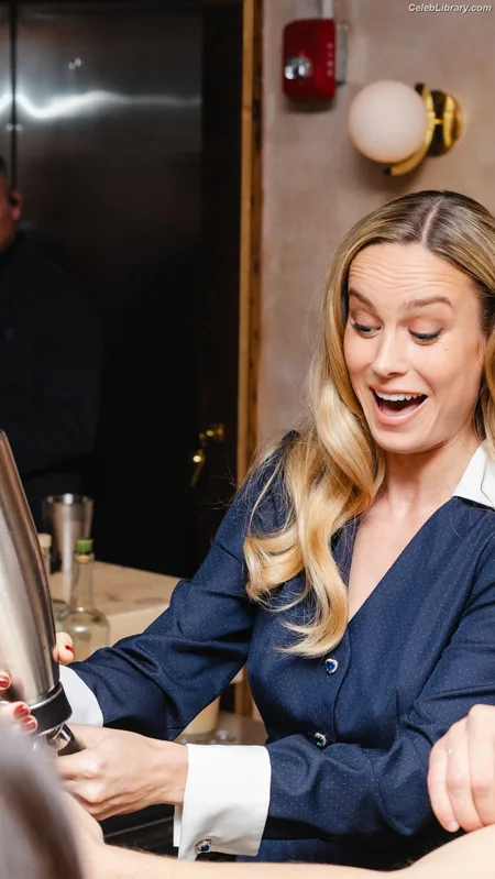 Brie Larson photo 19 of 1086