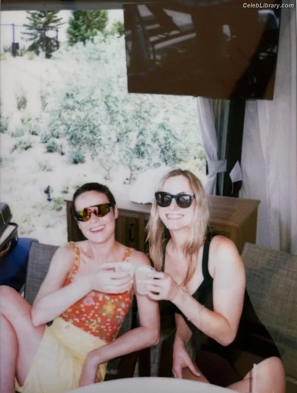Brie Larson photo 13 of 1086