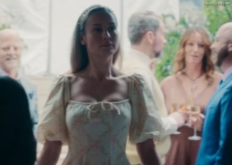 Brie Larson photo 17 of 1086