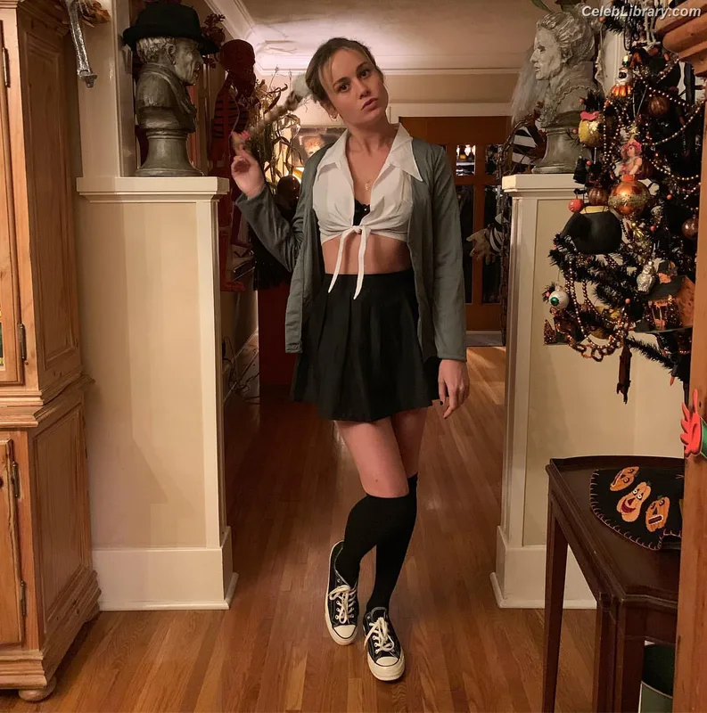 Brie Larson photo 22 of 1086