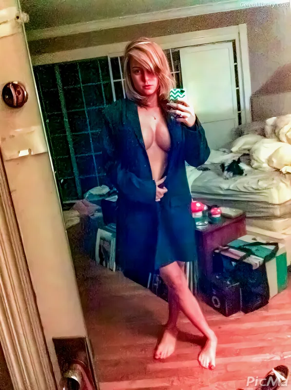 Brie Larson photo 11 of 1086