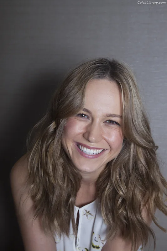 Brie Larson photo 14 of 1086