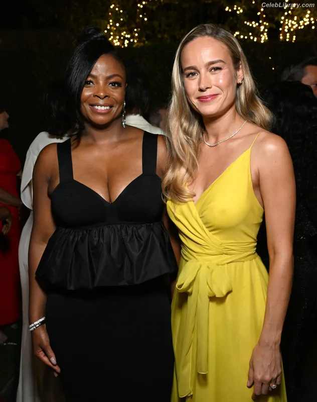 Brie Larson photo 24 of 1086