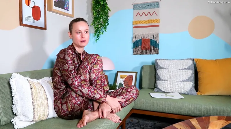 Brie Larson photo 5 of 1086