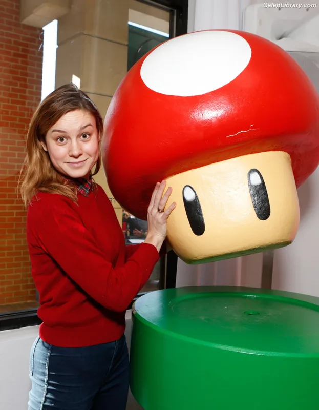 Brie Larson photo 9 of 1086