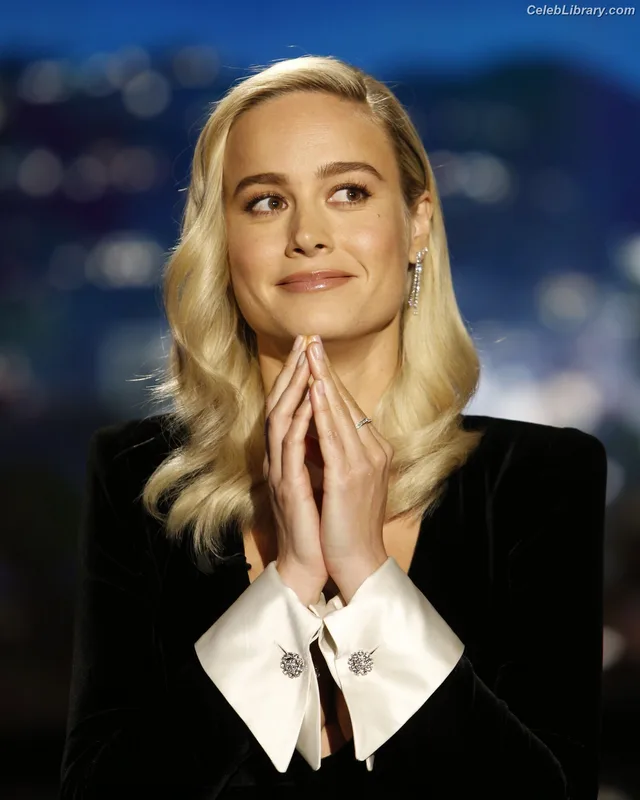 Brie Larson photo 10 of 1086