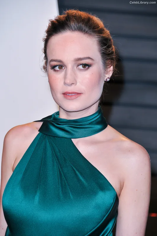 Brie Larson photo 3 of 1086