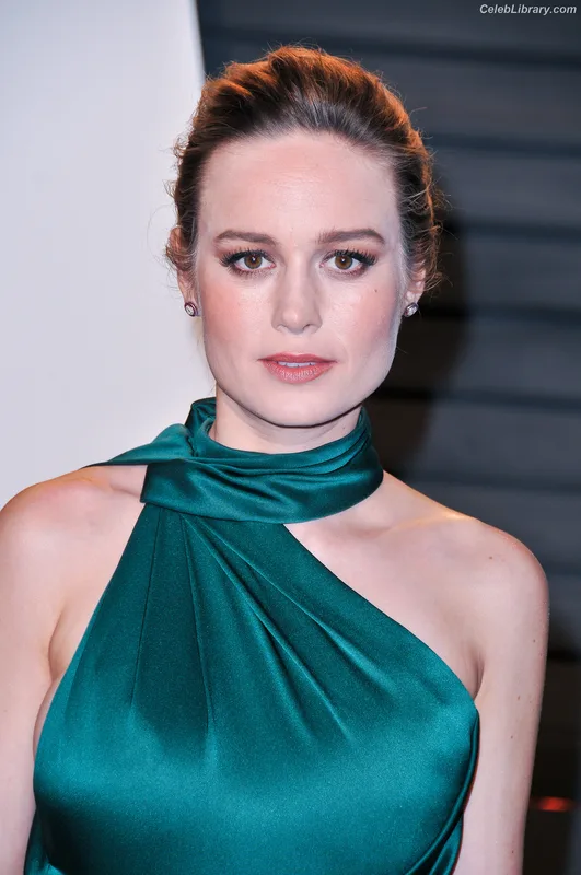 Brie Larson photo 13 of 1086