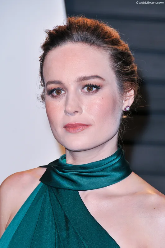 Brie Larson photo 17 of 1086