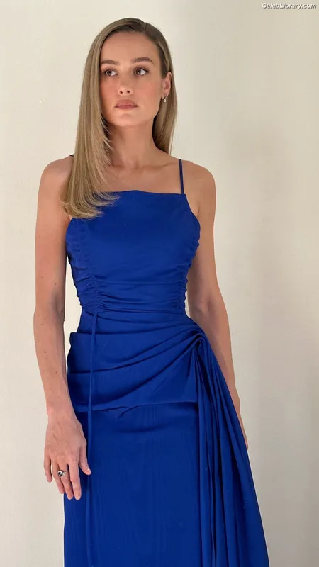 Brie Larson photo 23 of 1086