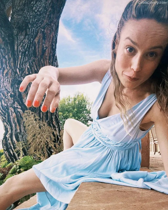 Brie Larson photo 7 of 1086