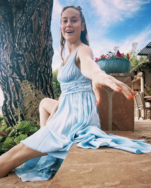 Brie Larson photo 8 of 1086