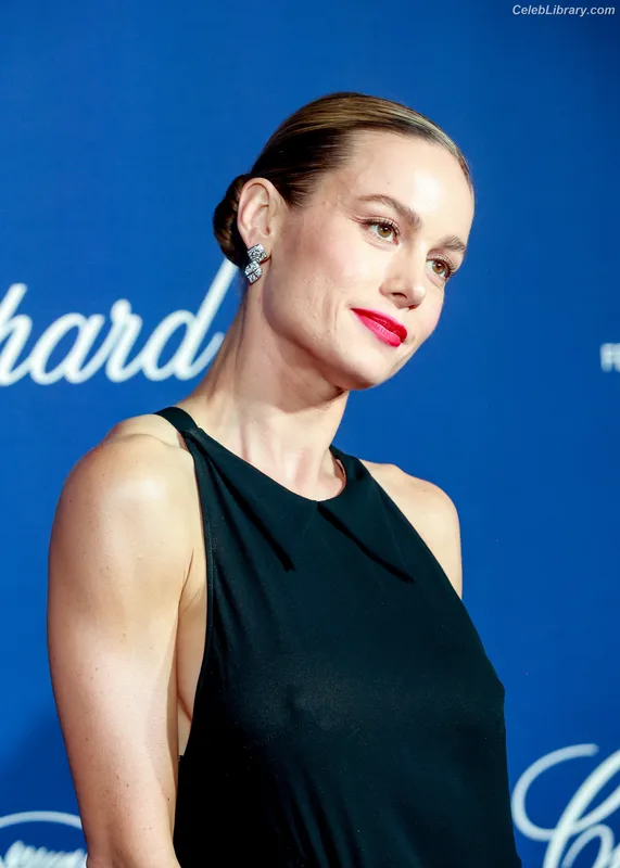 Brie Larson photo 11 of 1086