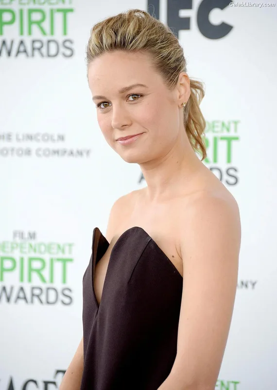 Brie Larson photo 8 of 1086