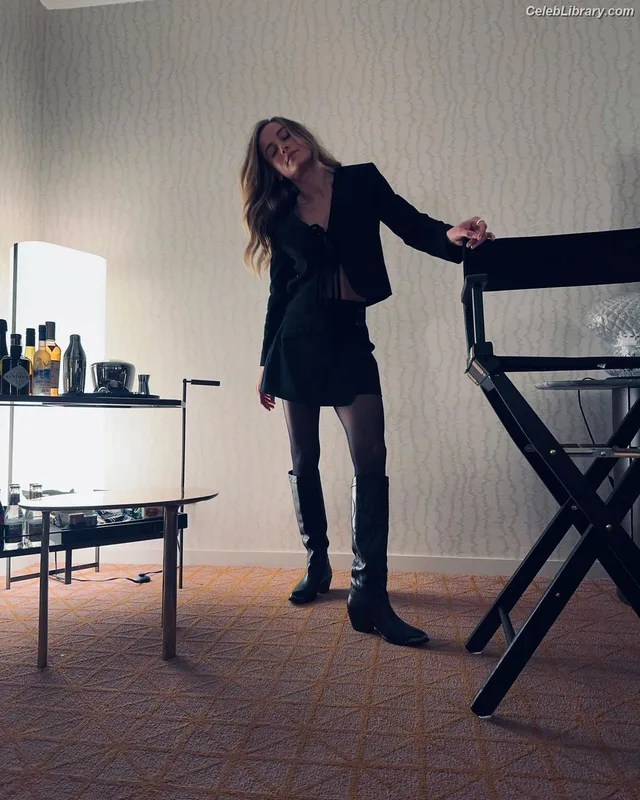 Brie Larson photo 13 of 1086