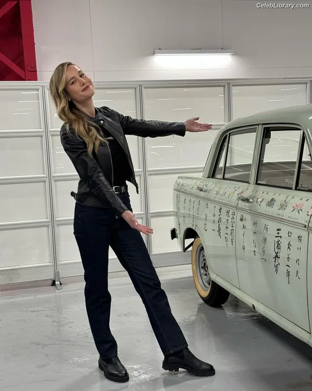 Brie Larson photo 22 of 1086