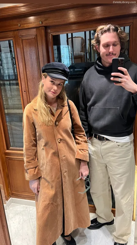 Brie Larson photo 23 of 1086