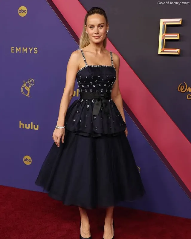 Brie Larson photo 4 of 1086