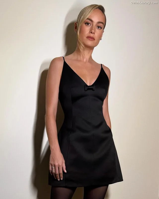 Brie Larson photo 22 of 1086