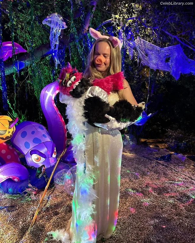 Brie Larson photo 9 of 1086