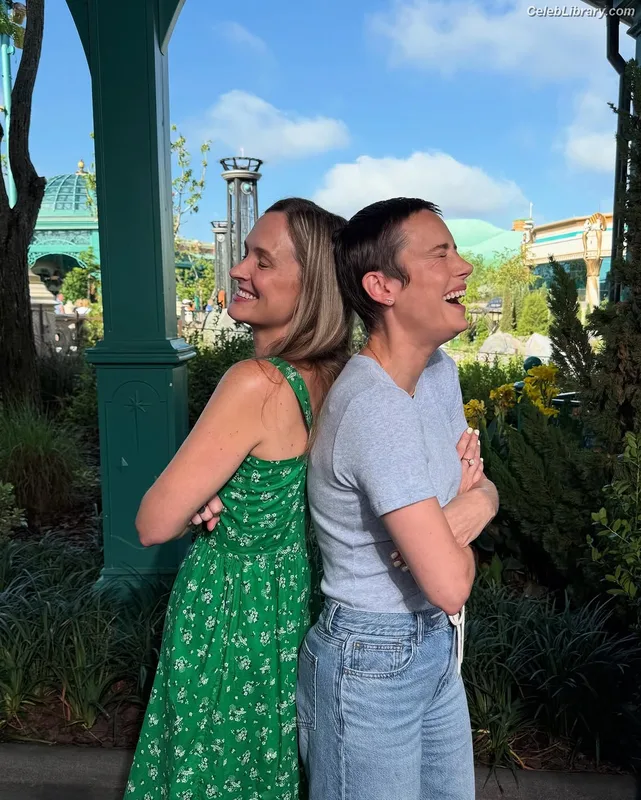 Brie Larson photo 3 of 1086