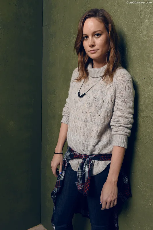 Brie Larson photo 22 of 1086