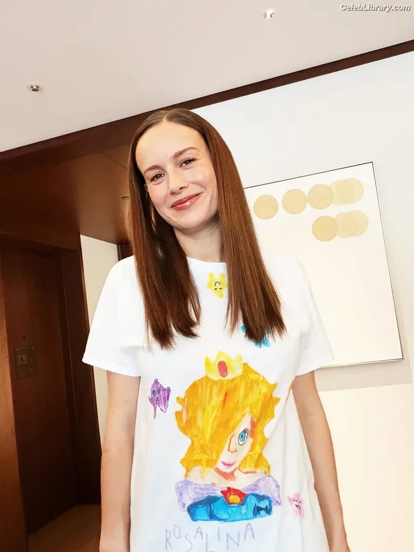 Brie Larson photo 18 of 1086