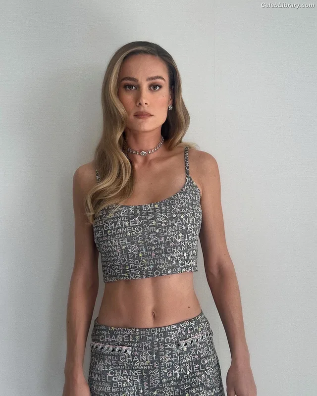 Brie Larson photo 21 of 1086