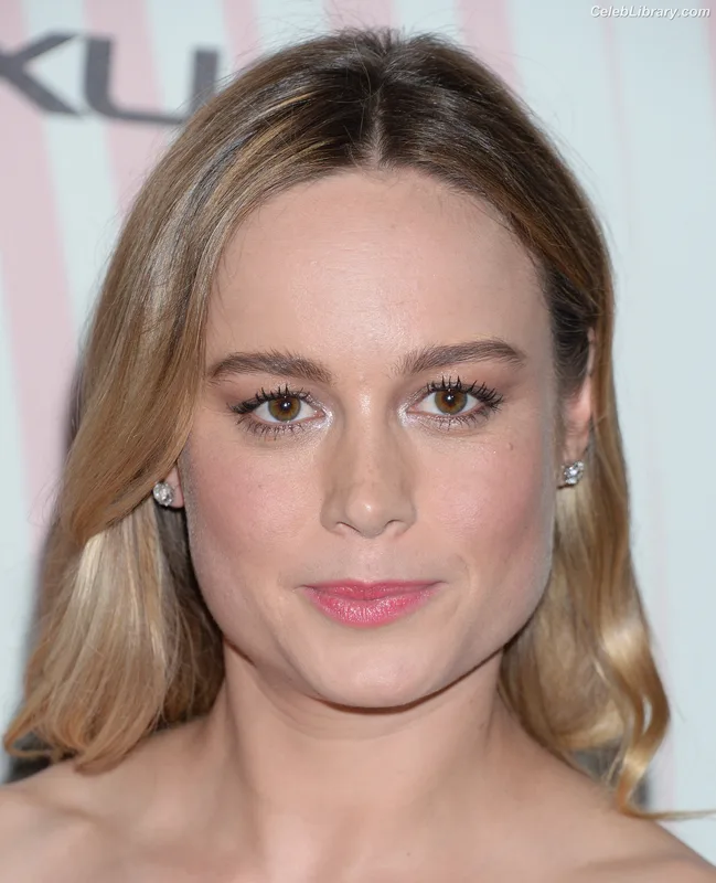 Brie Larson photo 8 of 1086