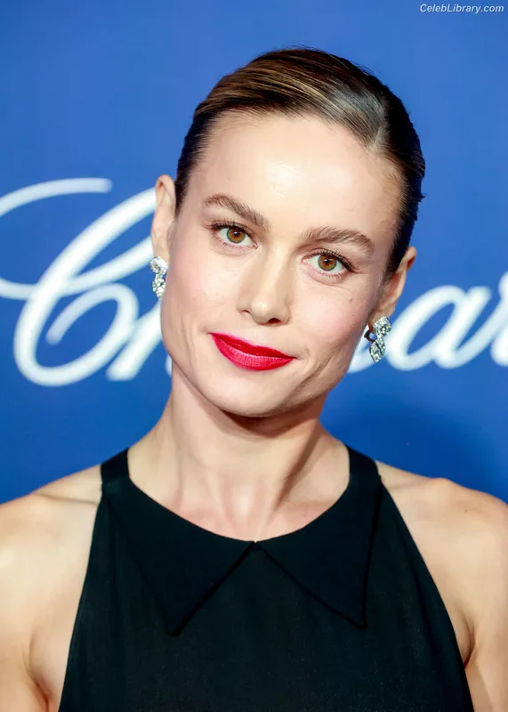 Brie Larson photo 13 of 1086