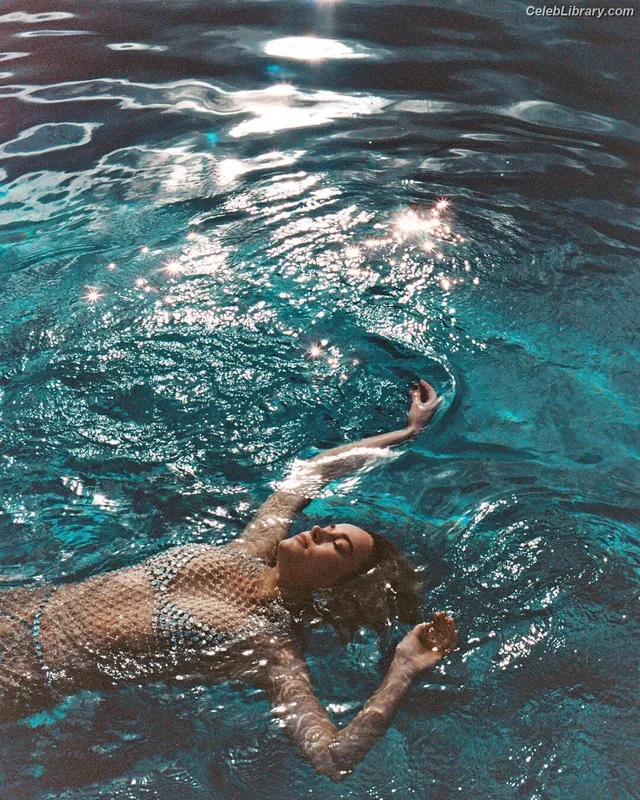 Brie Larson photo 12 of 1086